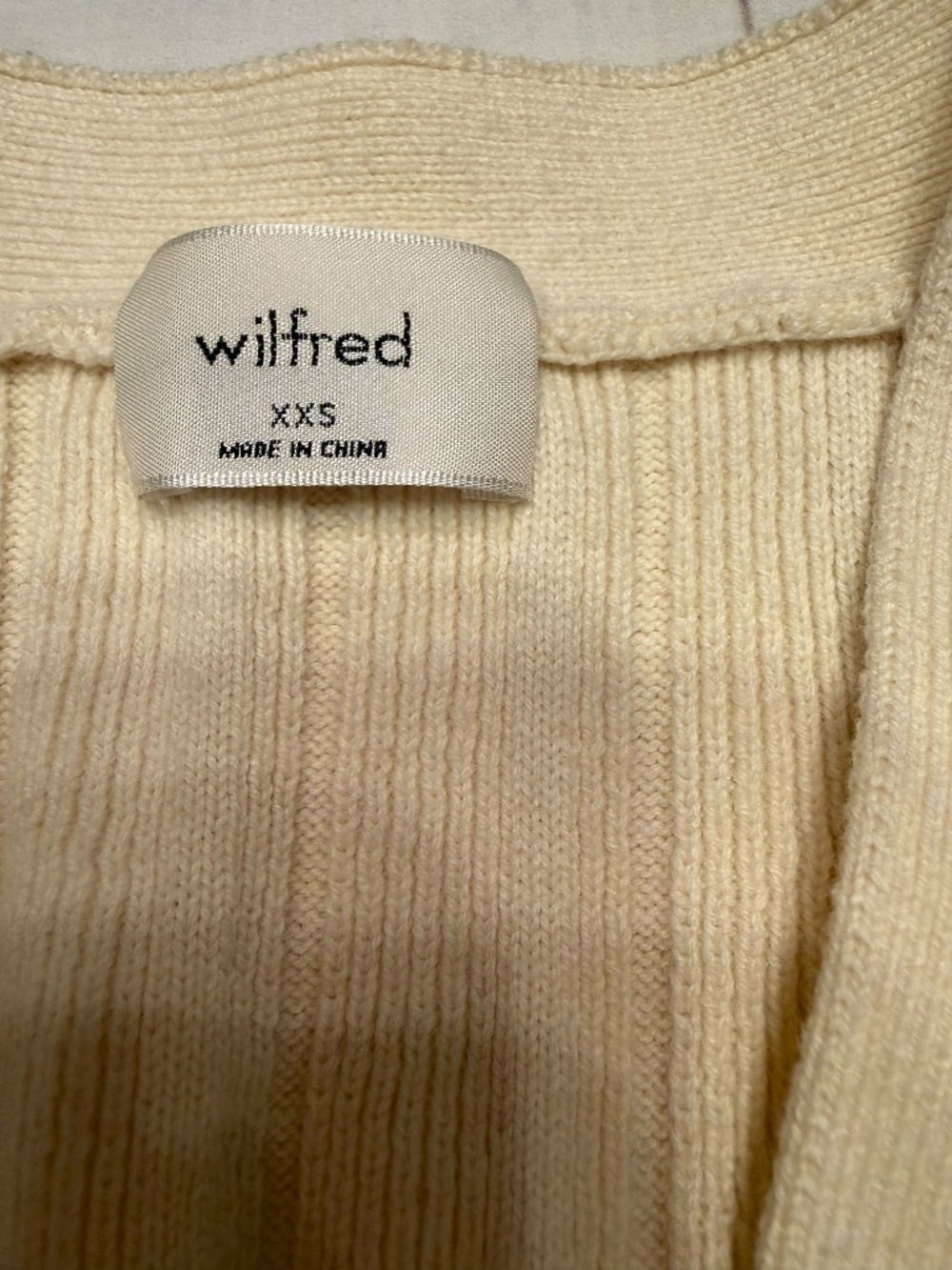 Aritzia Wilfred Plunge Front Cardigan Cream Size XXS - Picture 2 of 3